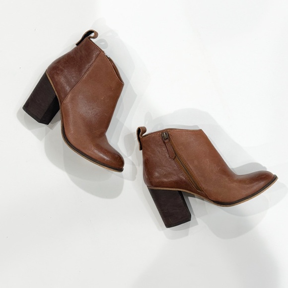 B.P Nordstrom leather chunky heel ankle boot ❤️ - Picture 2 of 7